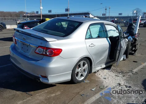 2011 Toyota Corolla S z USA, uszkodzony, nr VIN 2T1BU4EE8BC710006